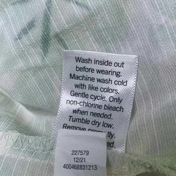 Lauren Conrad floral Boho tank top with button front size medium - Picture 5 of 7